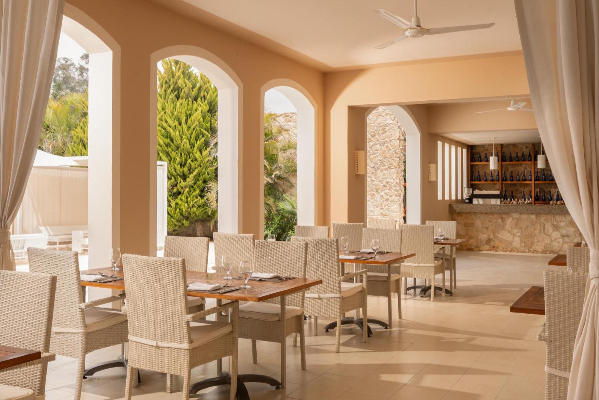 Jaz Neo Almazino, Almaza Bay Hotel Majid Abu Zayd Екстериор снимка